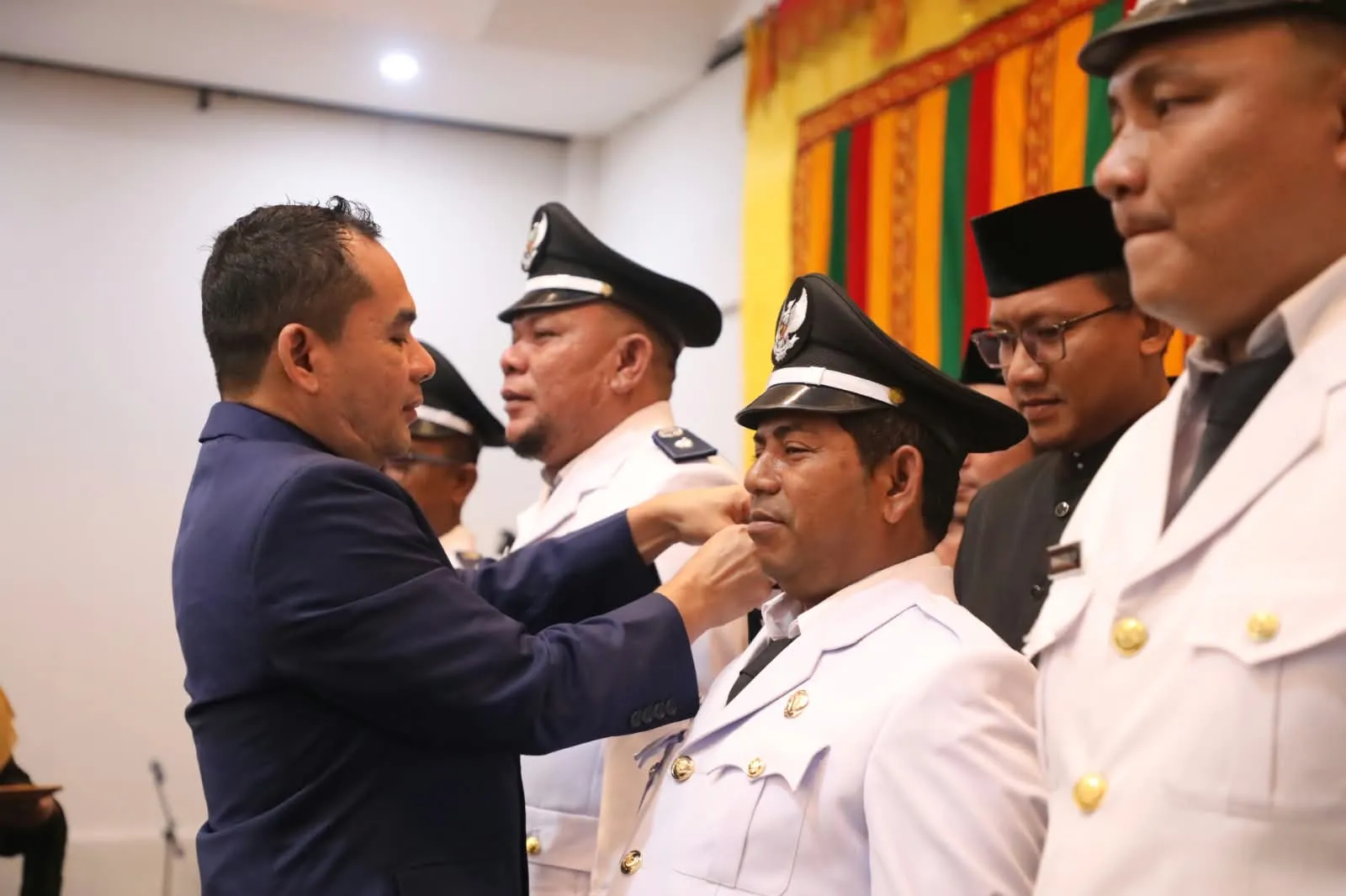 Lantik 47 Keuchik Terpilih dan 1 PAW, Wali Kota Lhokseumawe Instruksikan Perangi Narkoba dan Judi Online