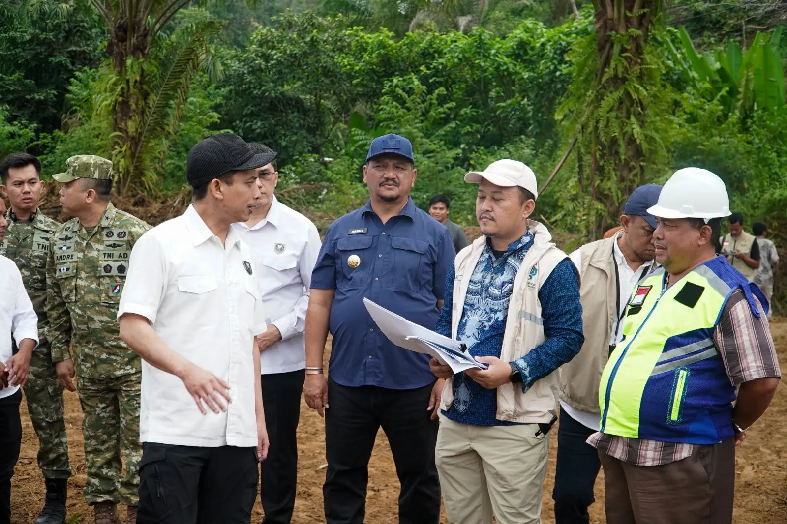 Bupati Aceh Tamiang Bersama Deputi Kemenko Infrastruktur Tinjau Lokasi Pembangunan Huntap