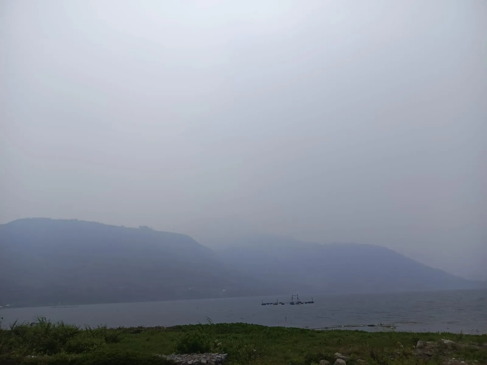 Kabut Asap Kiriman Sumsel hingga Lampung Selimuti Samosir