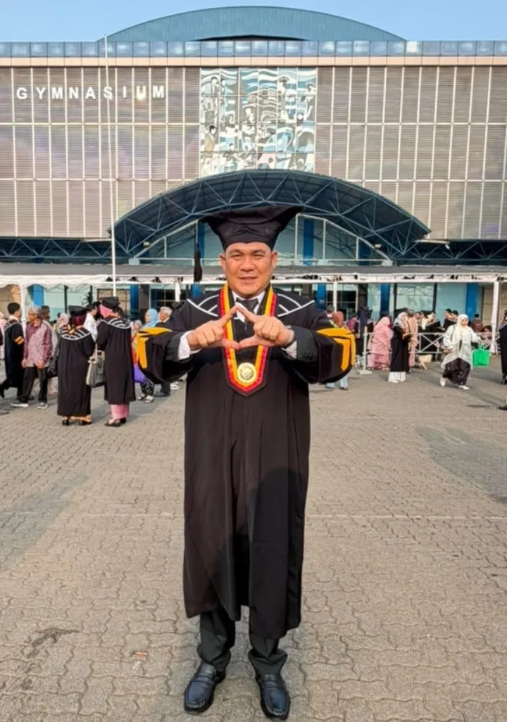 Langkah Cumlaude sang Doktor: Ikhtiar Johan Menenun Masa Depan Pendidikan Aceh Utara