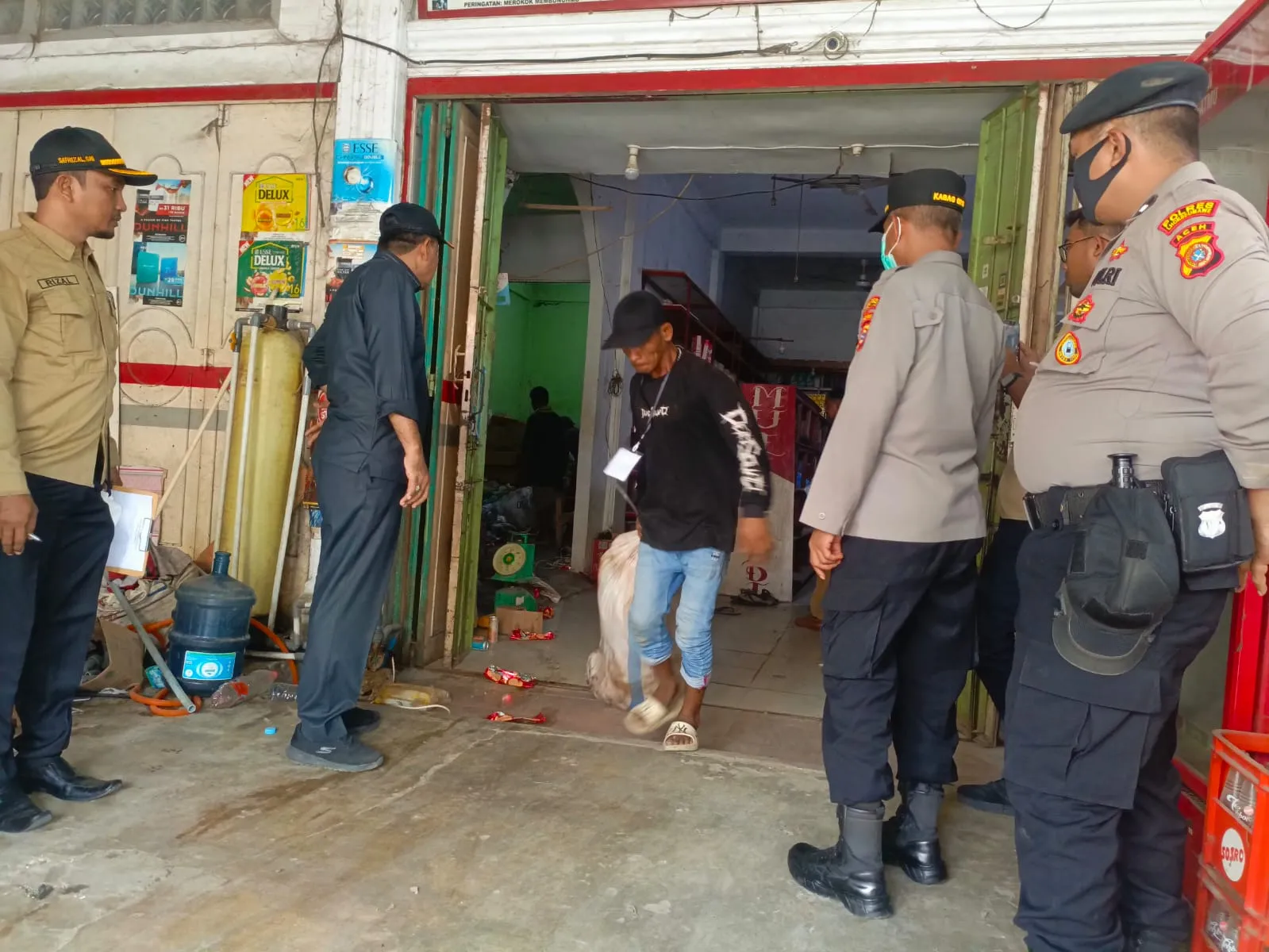 Eksekusi Ruko Diwarnai Penolakan
