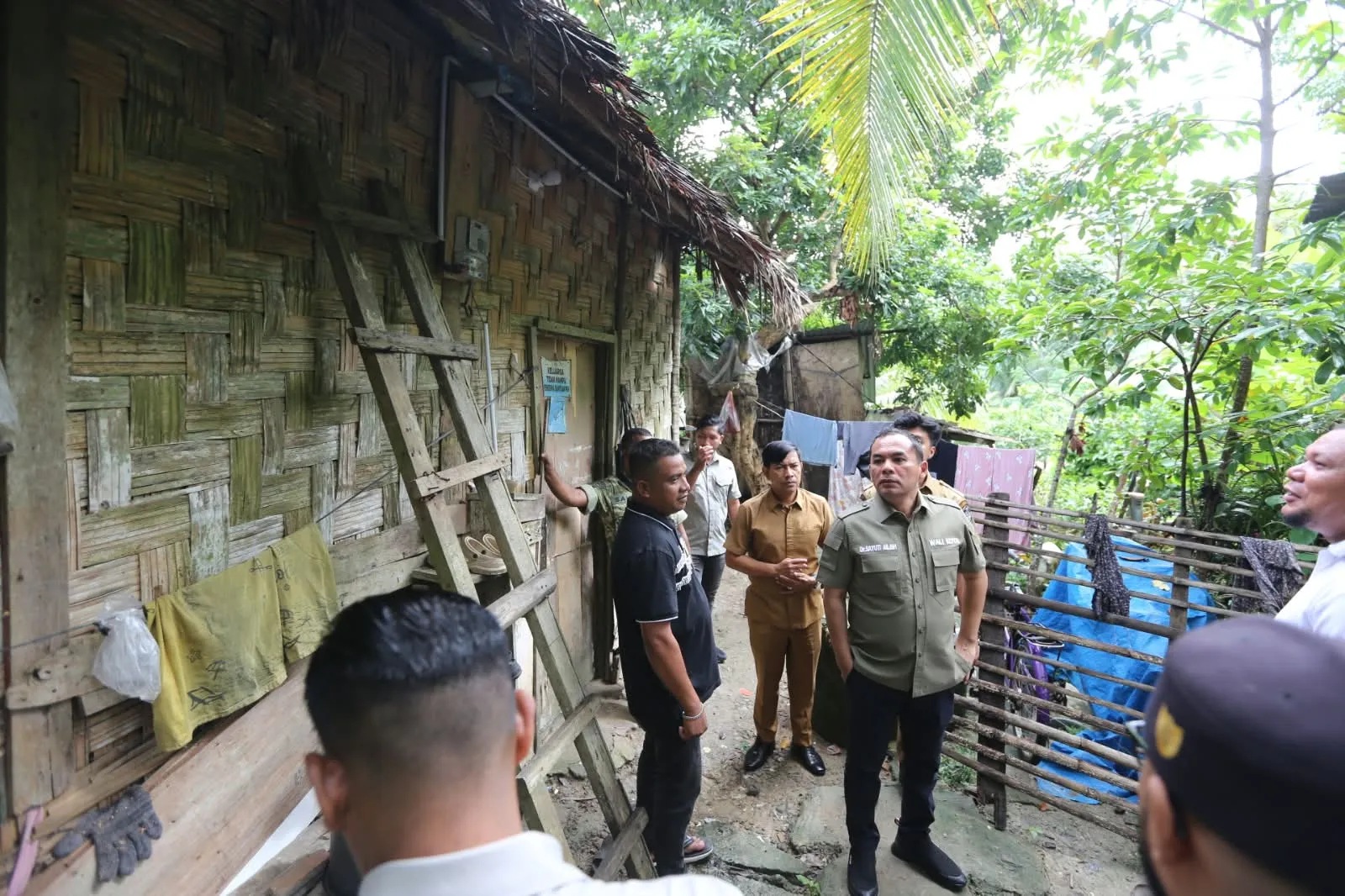 Prihatin Rumah Tak Layak Huni, Wali Kota Janji Bangun Tiga Rumah di Lhok Mon Puteh