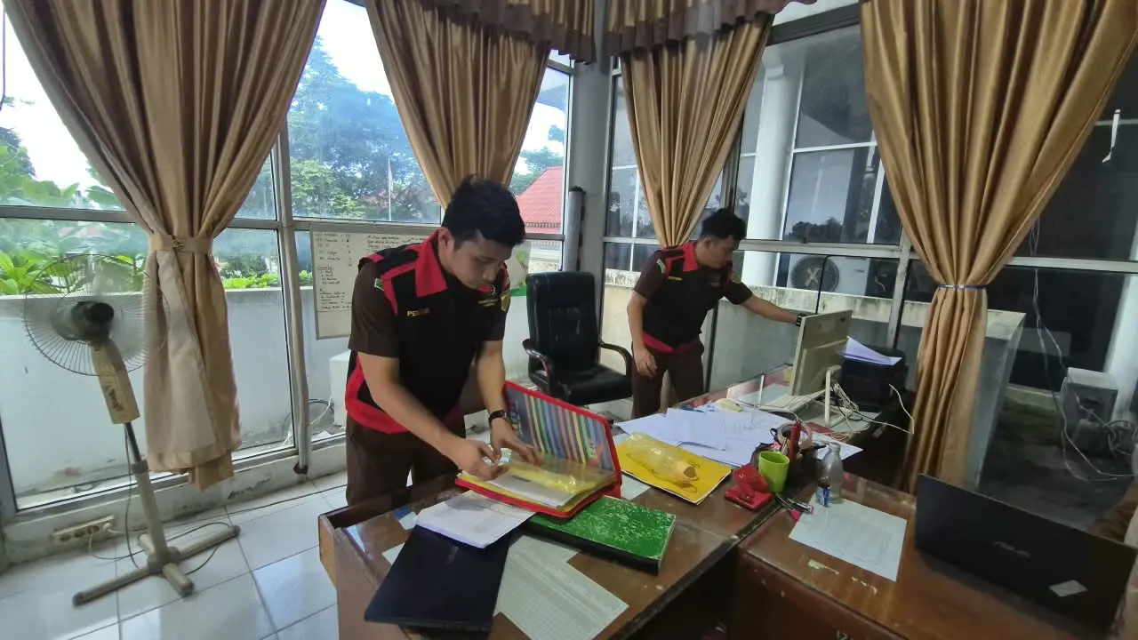 Terkait Dugaan Korupsi Dana Revitalisasi Sekolah, Kejari Langsa Geledah Kantor Dinas Pendidikan