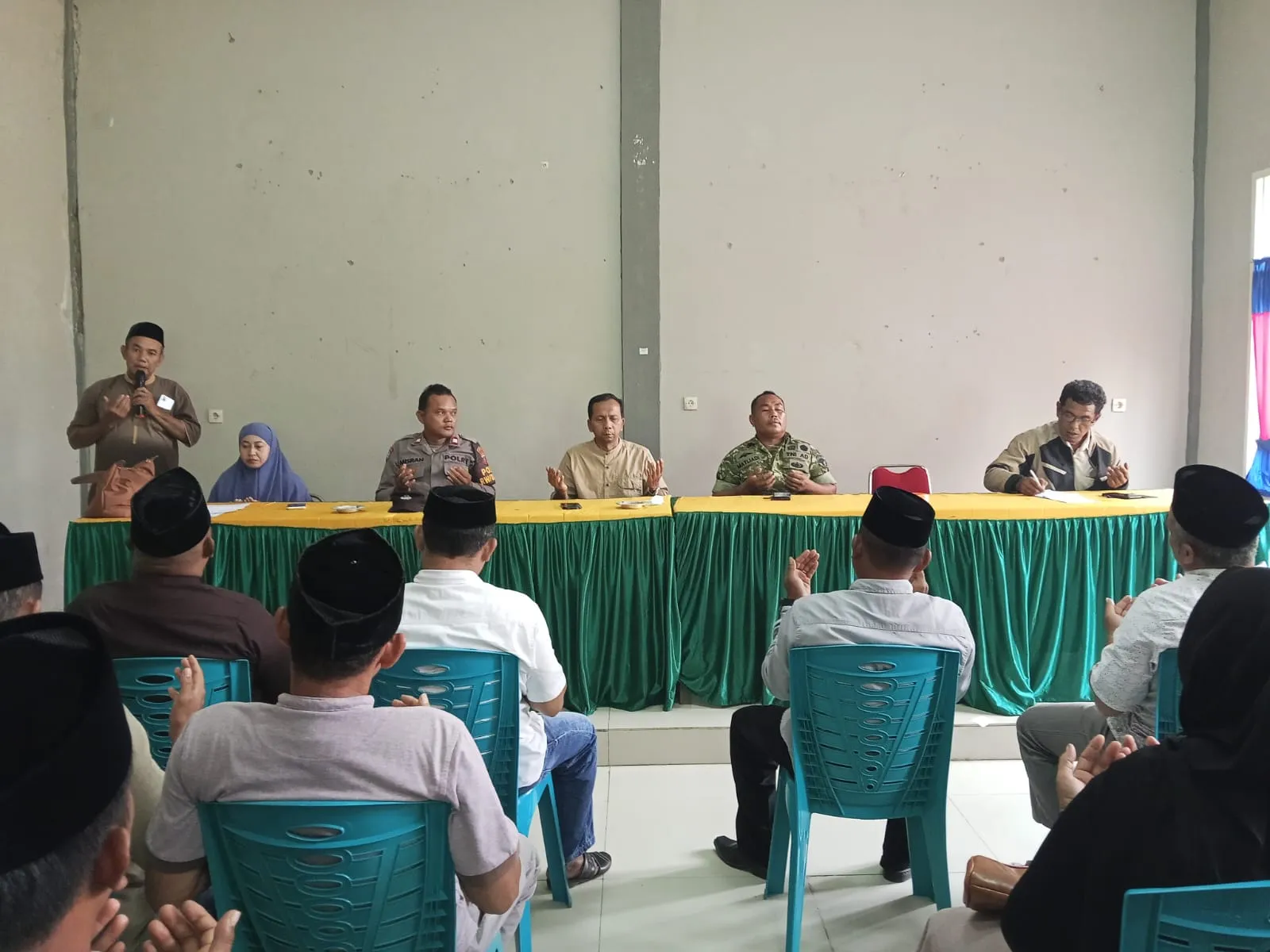 Jelang Pilkades Serentak, Camat Darul Hasanah Ajak Jaga Kekeluargaan