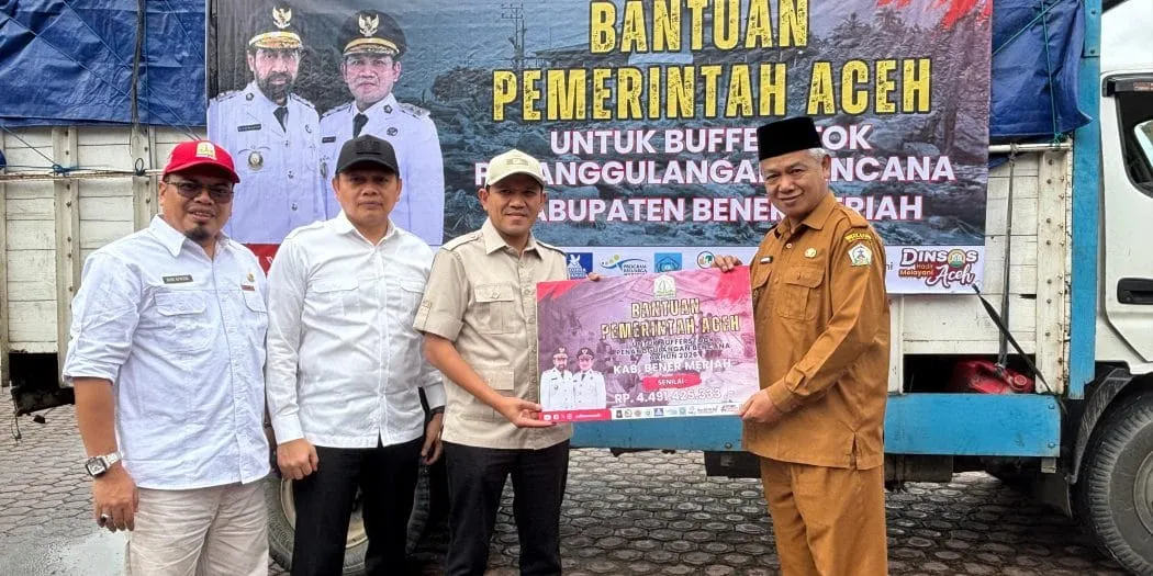 Wagub Dek Fadh Serahkan Bantuan Buffer Stock Rp4,8 Miliar untuk Bener Meriah dan Aceh Tengah