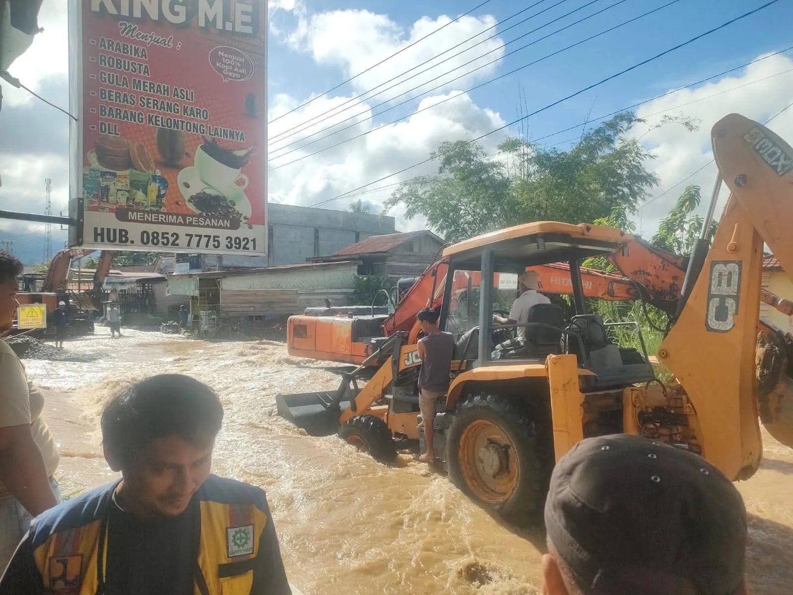 Banjir Kepung Aceh Tenggara, Warga Bertahan di Tengah Genangan