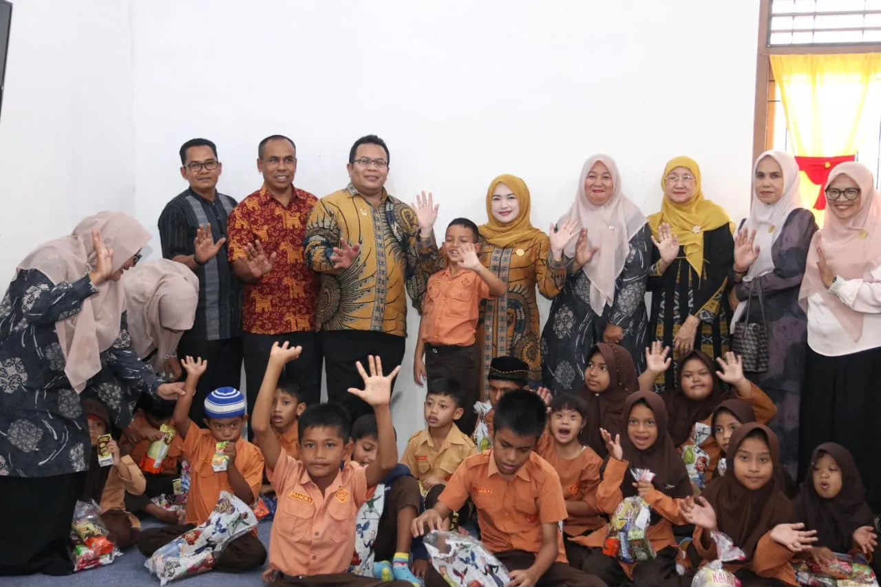 Bunda PAUD dan Wali Kota Sabang Kunjungi SLB, Perhatikan Kebutuhan Pendidikan Siswa.