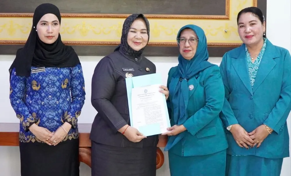 Tiorita Serahkan SK Plt. Ketua TP PKK Langkat, Dorong Penguatan Program Keluarga