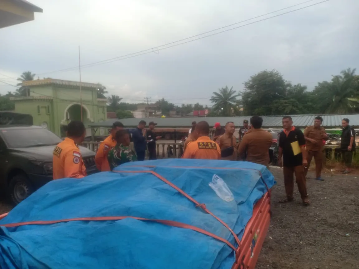 BPBD Langkat dan Warga Siapkan Dapur Umum untuk Pengungsi Banjir Besitang