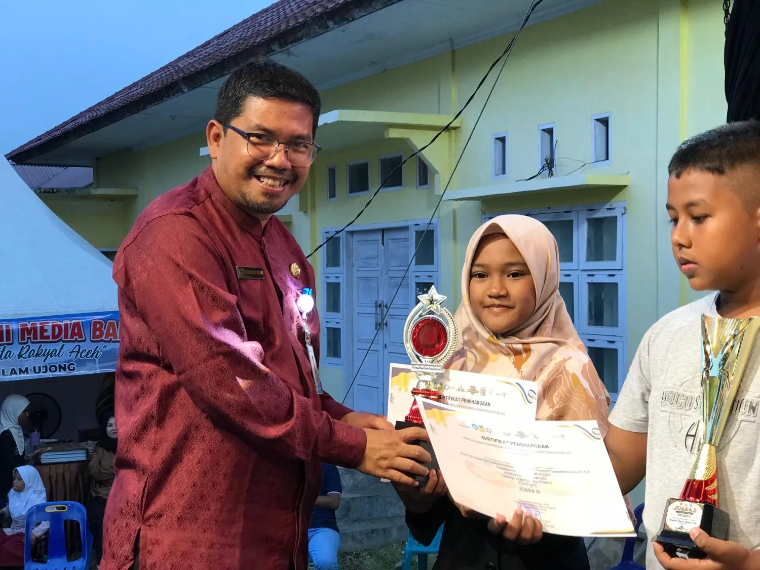 Farhan AP Tutup Piasan Aceh Rayeuk, Tekankan Pelestarian Bahasa dan Budaya