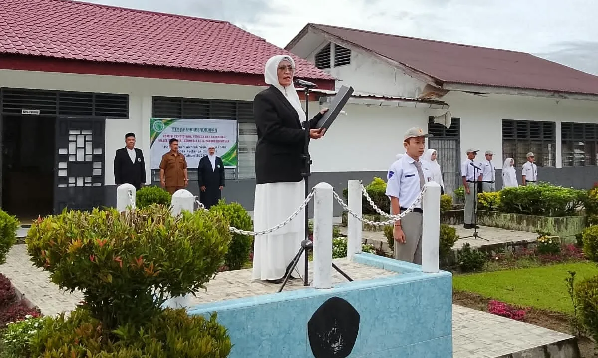 MUI P. Sidimpuan Masuk Sekolah, Tegaskan Adab dan Akhlak Penentu Masa Depan Pelajar