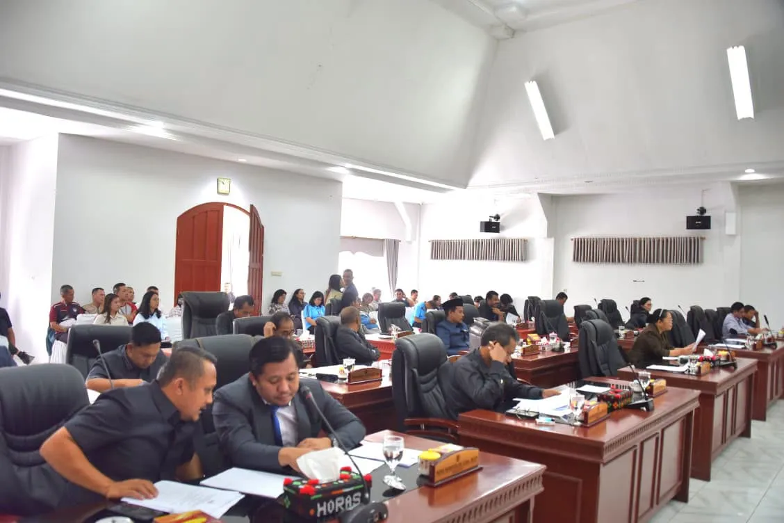 Enam Fraksi DPRD Humbahas Sampaikan Pandangan Umum atas RAPBD 2027