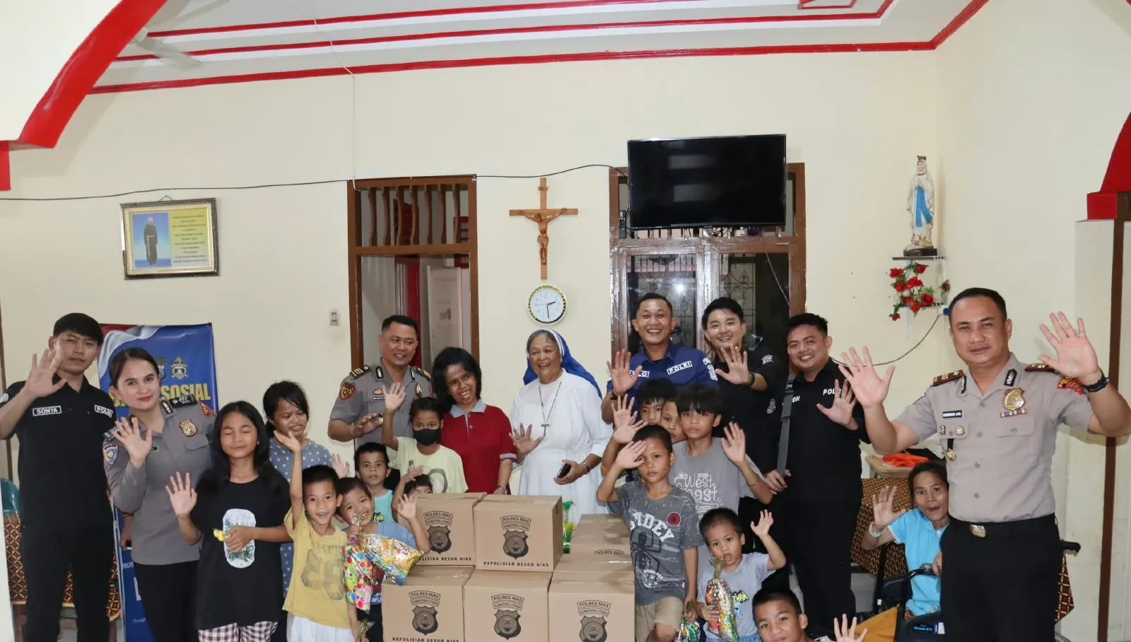 Polres Nias Gelar Baksos dan Donor Darah Sambut HUT Humas Polri
