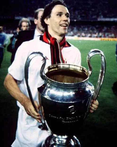 Pesona Indah Marco Van Basten, Sang Striker Legendaris AC Milan Dan Timnas Belanda