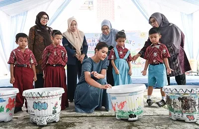 Kahiyang Ayu Tanamkan Budaya Hidup Sehat Sejak Dini
