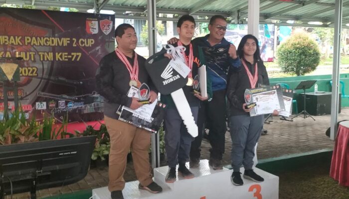 Rady Shah Juara Umum
