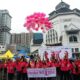 PT Kalbe Farma Tbk (Kalbe) melalui ICCC (Indonesia Cancer Care Community), komunitas binaan KECC (Kalbe Ethical Customer Care), melepas balon ke udara pada peringatan Breast Cancer Awareness Month 2022 sekaligus mengajak masyarakat untuk mendeteksi secara dini kanker dan senam bersama di Medan.