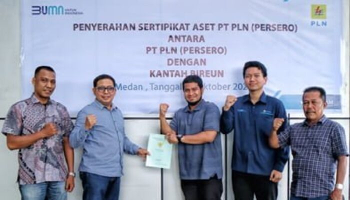 Terima 8 Sertipikat dari Kantah Bireun, PLN Maksimalkan Pengamanan Aset Negara
