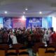 PARA relawan yang tergabung dalam API (Anies Presiden Indonesia) berfoto bersama usai dikukuhkan di Hotel Madani, Medan, Sabtu (29/10). Waspada/Partono Budy