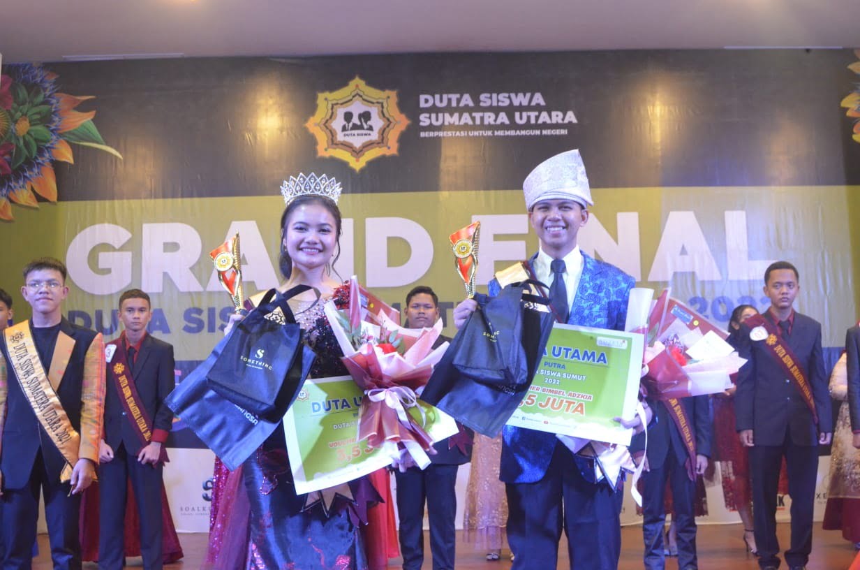 Muhammad Caturriyandi Putra kanan terpilih sebagai Duta Siswa Utama Putra Sumatera Utara 2022 .Waspada/Ist