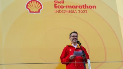 Shell Eco-marathon diselenggarakan di Indonesia untuk pertama kalinya dan menantang para pelajar untuk bersaing dalam inovasi kendaraan hemat energi. Shell Eco-marathon diselenggarakan di Indonesia untuk pertama kalinya dan menantang para pelajar untuk bersaing dalam inovasi kendaraan hemat energi.