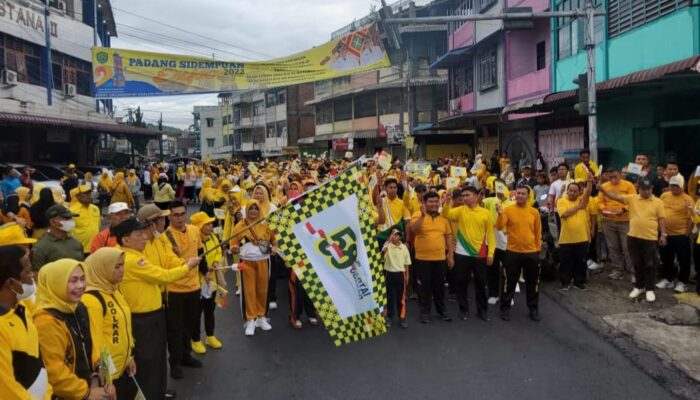 Syahrul Pasaribu Lepas 8.000 Peserta Gerak Jalan Santai Golkar