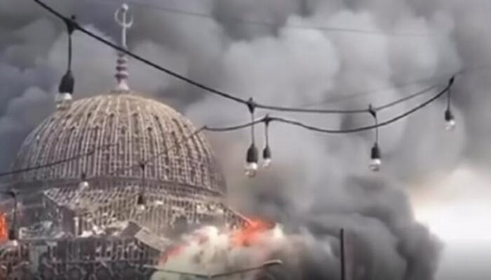 Kubah Masjid Islamic Center Jakarta Utara Terbakar