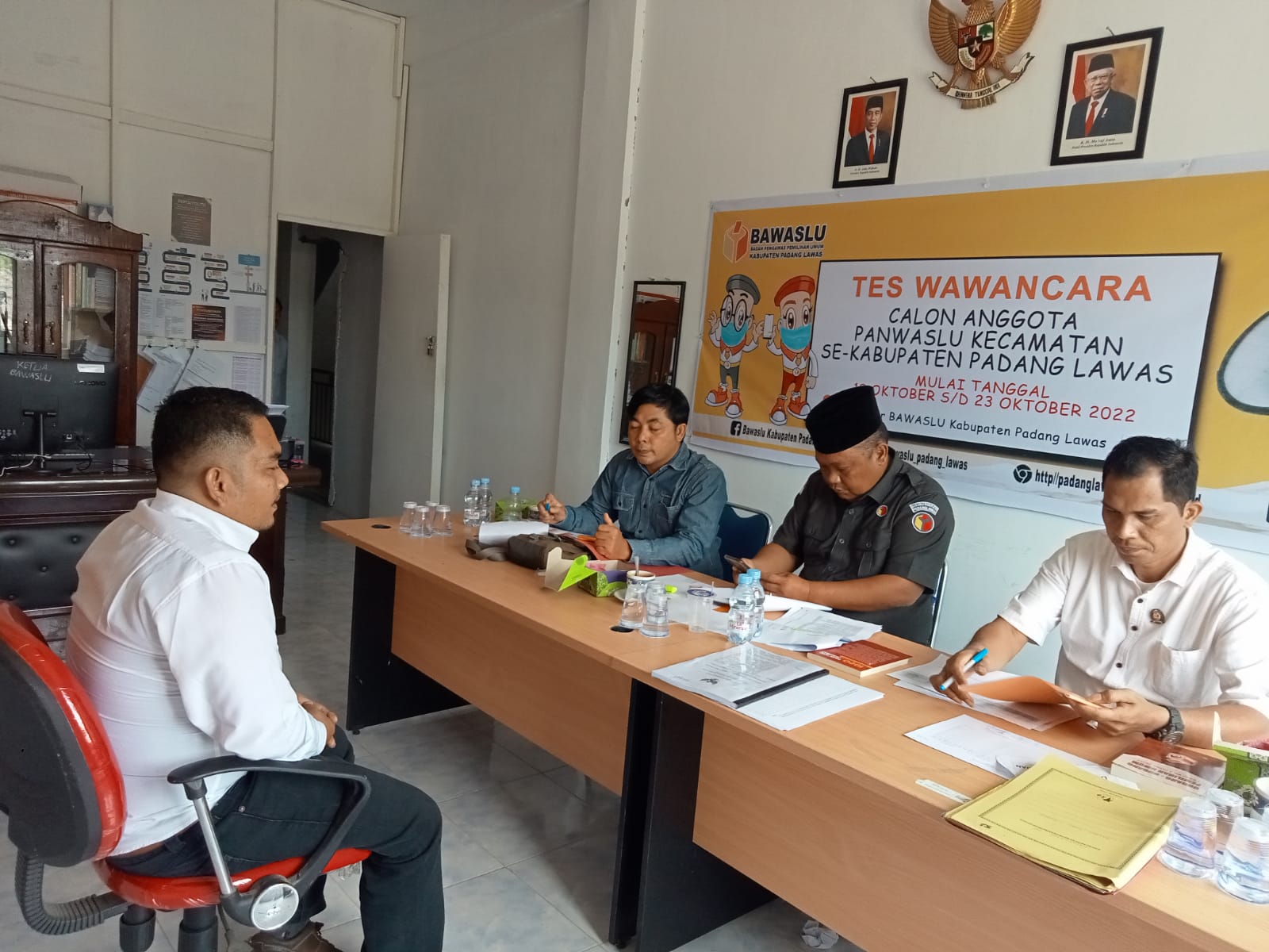 102 Peserta Ikuti Tes Wawancara Calon Panwascam Palas