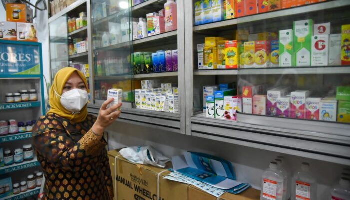 Tindaklanjuti Larangan Penggunaan Obat Sirop, Dinkes Sidak Apotek Hingga Klinik