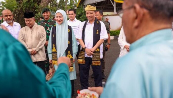 Tiba Di Meuligoe Aceh Tamiang, Pj Gubernur Berbalas Pantun Dengan Bupati
