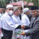 Plt. Bupati Palas Berikan Tali Asih kepada Guru Pesantren Lansia