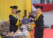 Direktur PNL Wisuda 993 Mahasiswa, 241 Cumlaude
