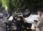 Tabrak Avanza, Pajero Terbalik Di Jl. Iskandar Muda