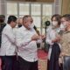 GUBSU Edy Rahmayadi, berdiskusi dengan tenaga kesehatan, di sela-sela acara Rakor Penanggulangan Gangguan Ginjal Akut di Sumut. Waspada/Ist