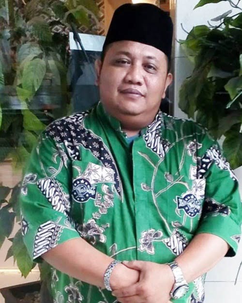 Koordinator Relawan Jokowi Almisbat Sumut, juga kader NU, Ustadz Zulkarnain minta aparat tindak tegas bangunan liar di lahan PT PND Kebun Bekala, Desa Simalingkar A, Kec. Pancur Batu, Kab. Deli Serdang. Waspada/Ist