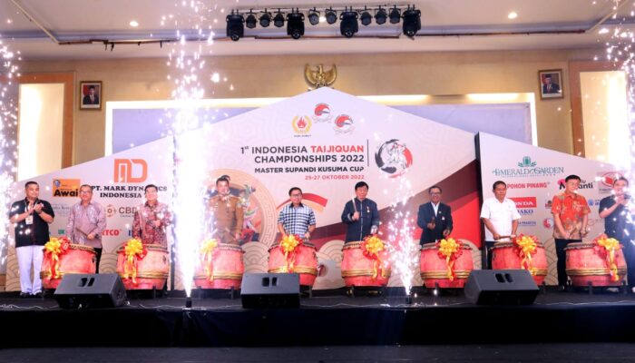 Atraksi Master Supandi Pukau Penonton