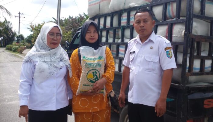 Pemkab Batubara Bantu Petani Tiga Ton Bibit Padi
