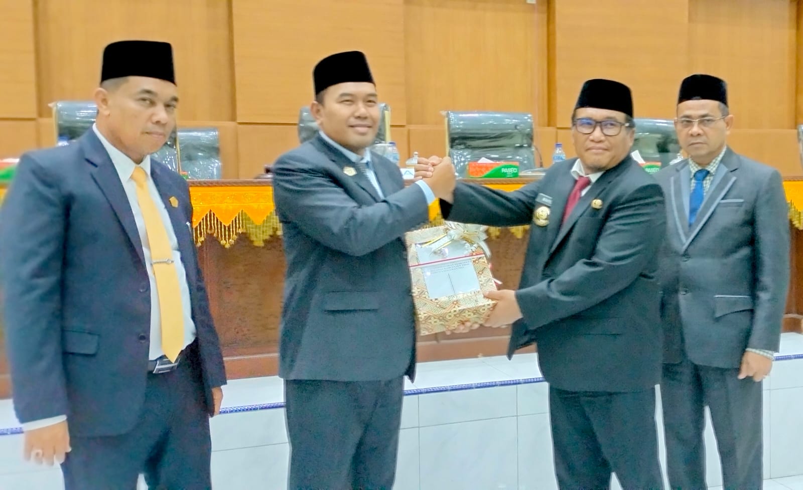 Ketua DPRK Pidie Buka Rapat Pembahasan Rancangan Qanun APBK Pidie 2023 Ketua DPRK Pidie Buka Rapat Pembahasan Rancangan Qanun APBK Pidie 2023