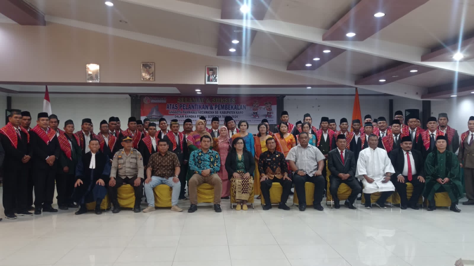 Bawaslu Karo Lantik Panwas Kecamatan Se-Kabupaten Karo