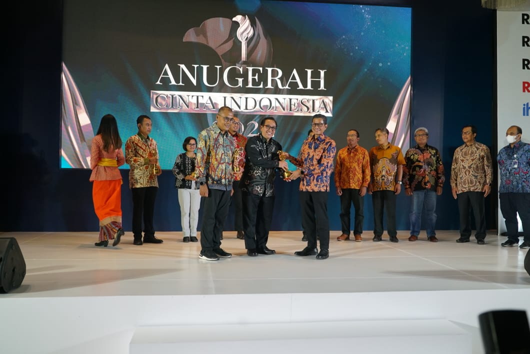 Konsisten Tingkatkan Persentase TKDN, Bio Farma Raih Penghargaan<br>Anugerah Cinta Indonesia 2022