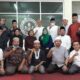 PEMIMPIN Umum/Pemimpin Perusahaan PT. Harian Waspada dr. Hj. Rayati Syafrin foto bersama pengurus PP Fosil BKM Indonesia, PW Sumut, PD Kota Medan dan tingkat kecamatan, usai meresmikan kantor sekretariat bersama Fosil BKM Indonesia di Lantai IV Redaksi Harian Waspada, Jumat (28/10). Waspada/Andi Aria Tirtayasa