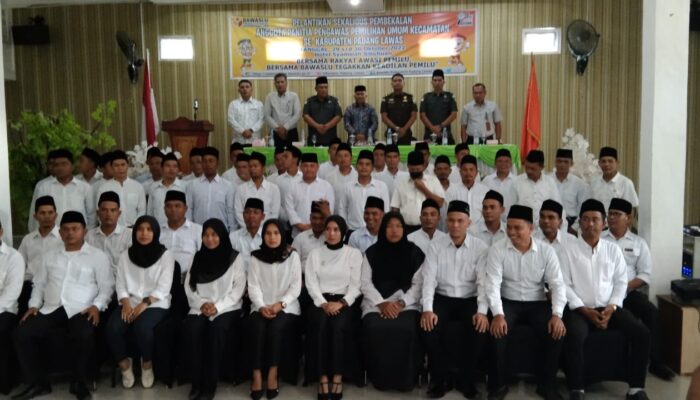 51 Panwaslu Kecamatan Se Palas Dilantik