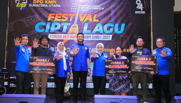 El Adrian Shah Serahkan Hadiah Pemenang Festival Cipta Lagu Pemuda Anti Narkoba KNPI Sumut 2022