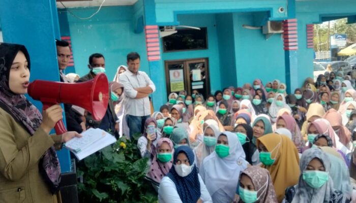 Ratusan THL Demo RSUD-SIM, Massa Ancam Mogok
