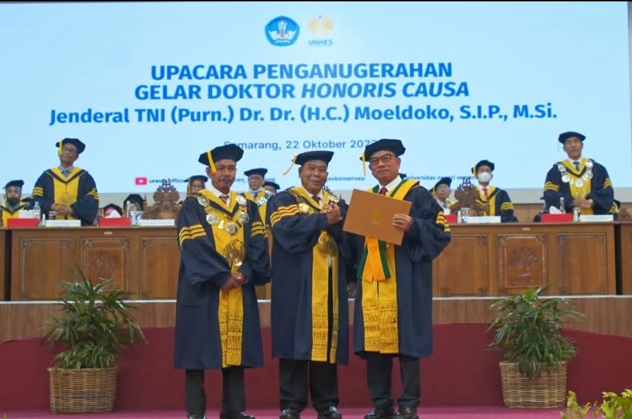 Moeldoko Raih Doktor Honoris Causa dari Universitas Negeri Semarang