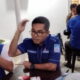 KETUA DPD Partai Demokrat Sumut, M Lokot Nasution (tengah) didampingi Sekretaris Yudha Johansyah (kiri) dan Kepala Bakomstra Chairil Huda (kanan) Waspada/Partono Budy
