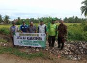 DLH Aceh Besar Bersihkan Sampah Liar Di Lampakuk