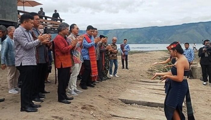 Dana Besar Danau Toba Semua Harus Ambil Bagian