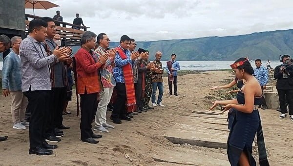 3 Pejabat Marga Rangkuti Diulosi Bupati L.Batu 3 Pejabat Marga Rangkuti Diulosi Bupati L.Batu