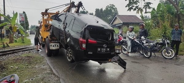 Perlintasan KA Limapuluh Kembali Ambil Korban Perlintasan KA Limapuluh Kembali Ambil Korban